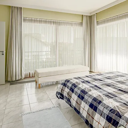 Long Island 21 A1 G Apartment Oostduinkerke